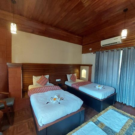 Royal Tiger Luxury Resort 4 Star Sauraha Zewnętrze zdjęcie