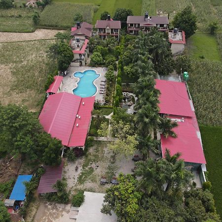Royal Tiger Luxury Resort 4 Star Sauraha Zewnętrze zdjęcie