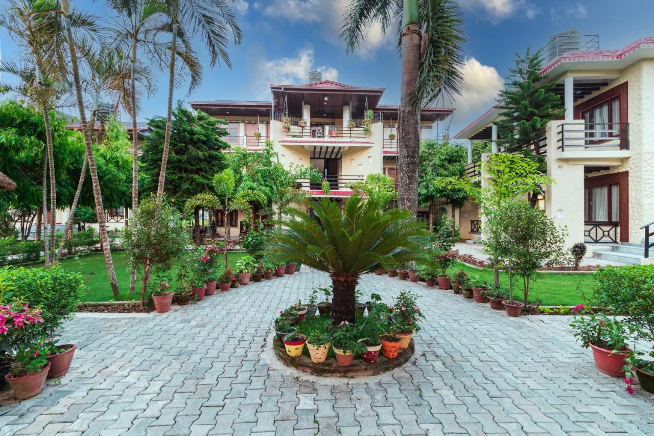 Royal Tiger Luxury Resort 4 Star Sauraha Zewnętrze zdjęcie