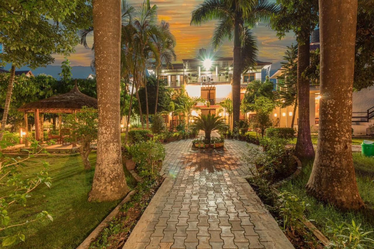 Royal Tiger Luxury Resort 4 Star Sauraha Zewnętrze zdjęcie