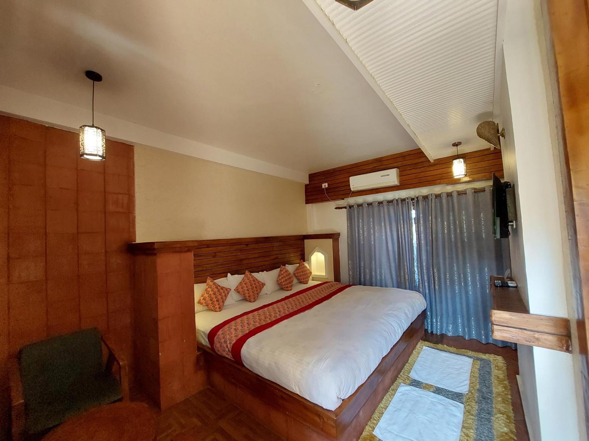 Royal Tiger Luxury Resort 4 Star Sauraha Zewnętrze zdjęcie