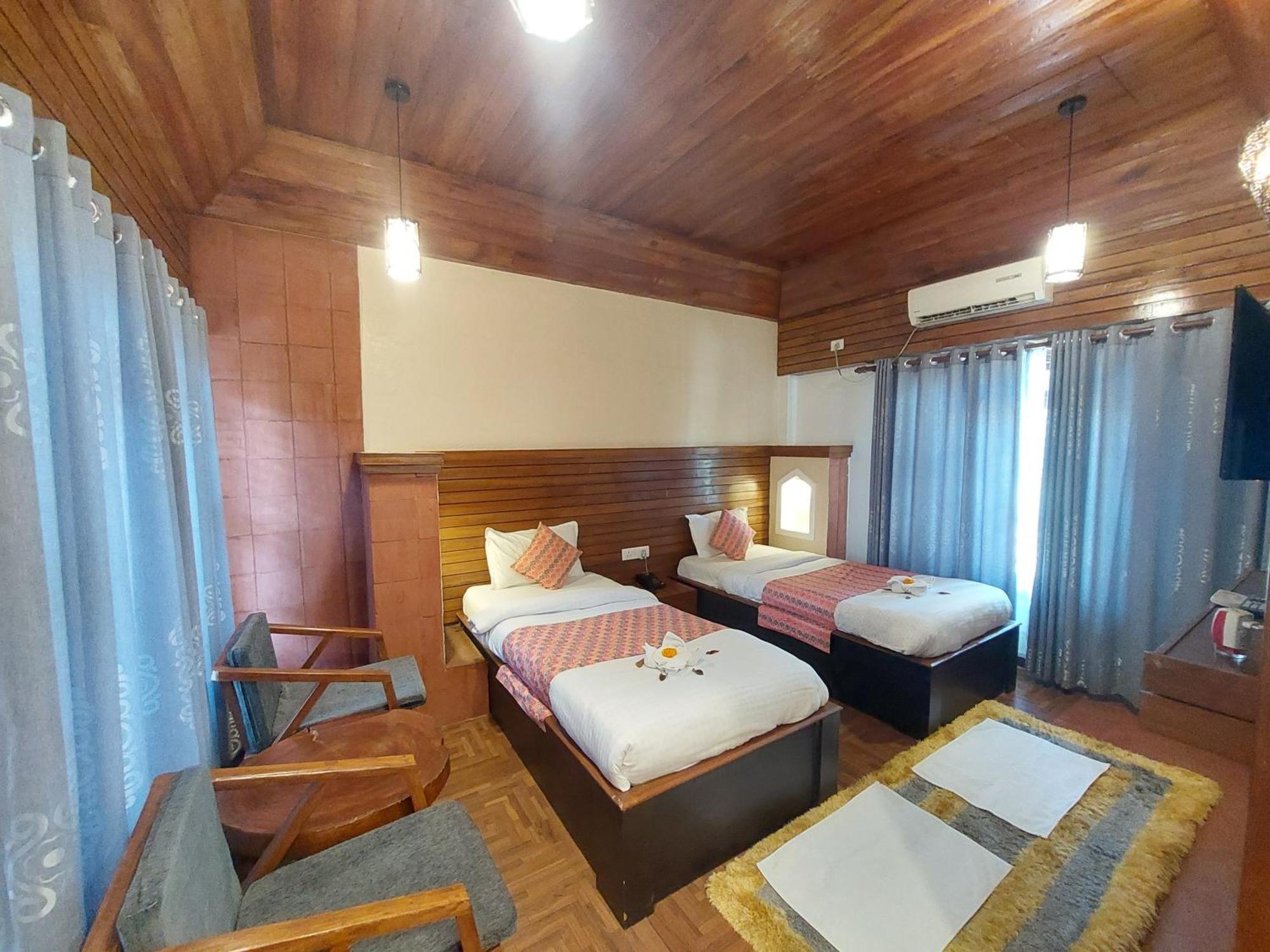 Royal Tiger Luxury Resort 4 Star Sauraha Zewnętrze zdjęcie