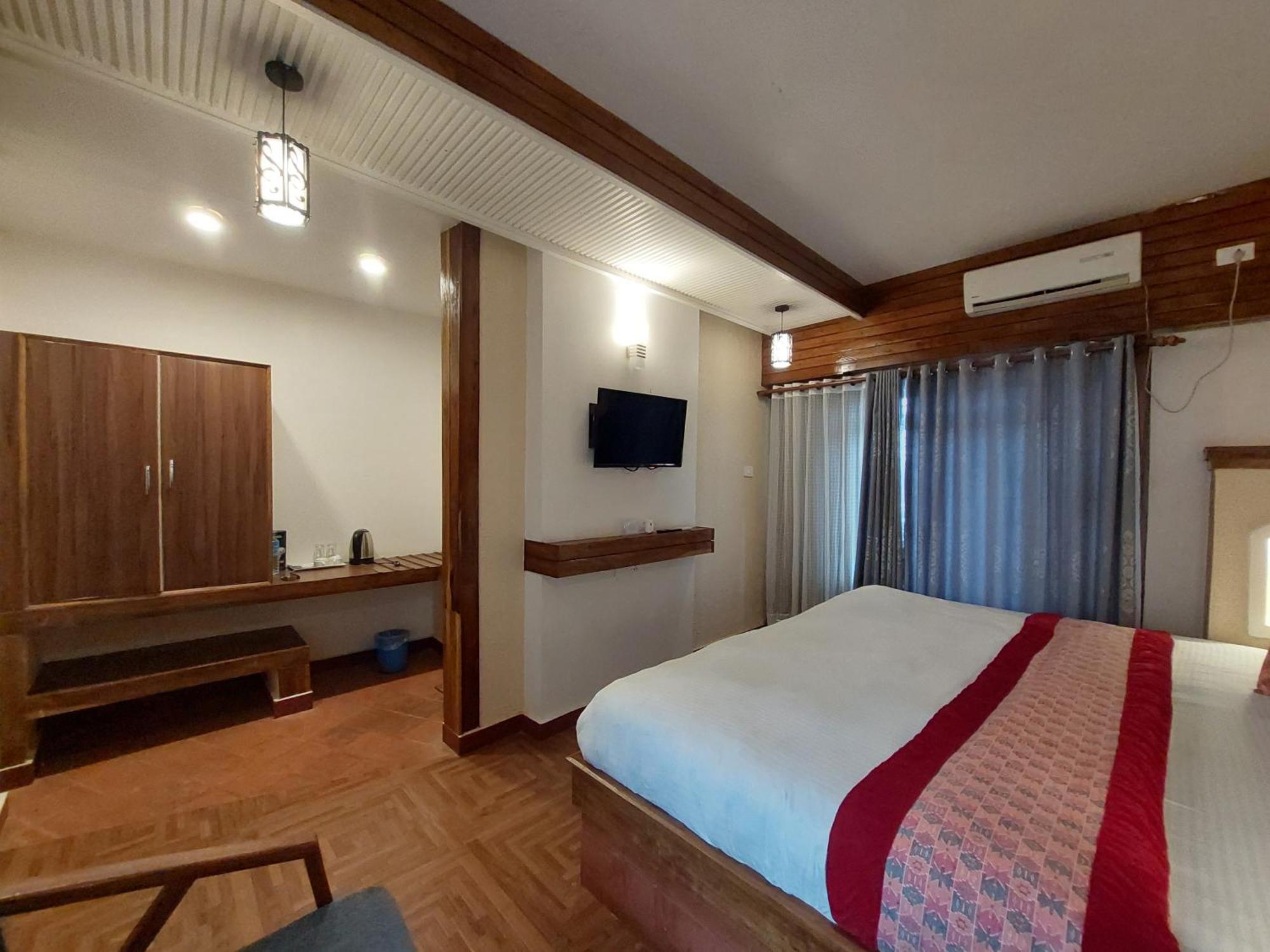 Royal Tiger Luxury Resort 4 Star Sauraha Zewnętrze zdjęcie