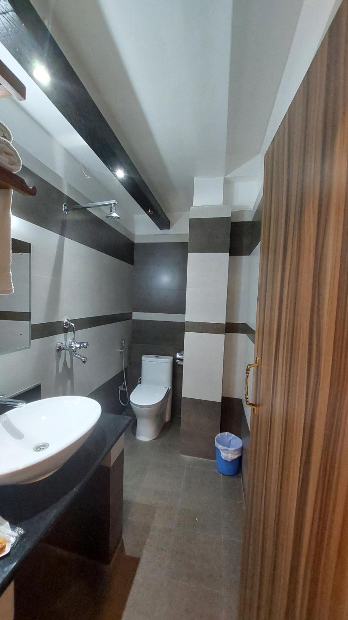 Royal Tiger Luxury Resort 4 Star Sauraha Zewnętrze zdjęcie
