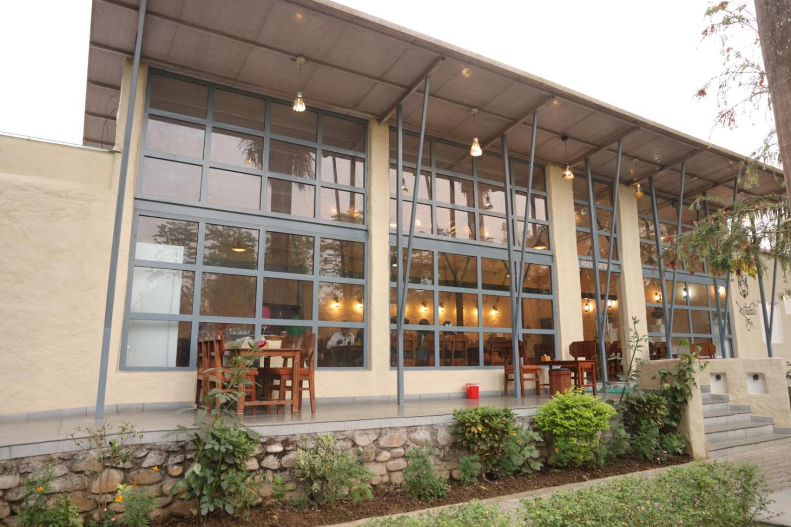 Royal Tiger Luxury Resort 4 Star Sauraha Zewnętrze zdjęcie