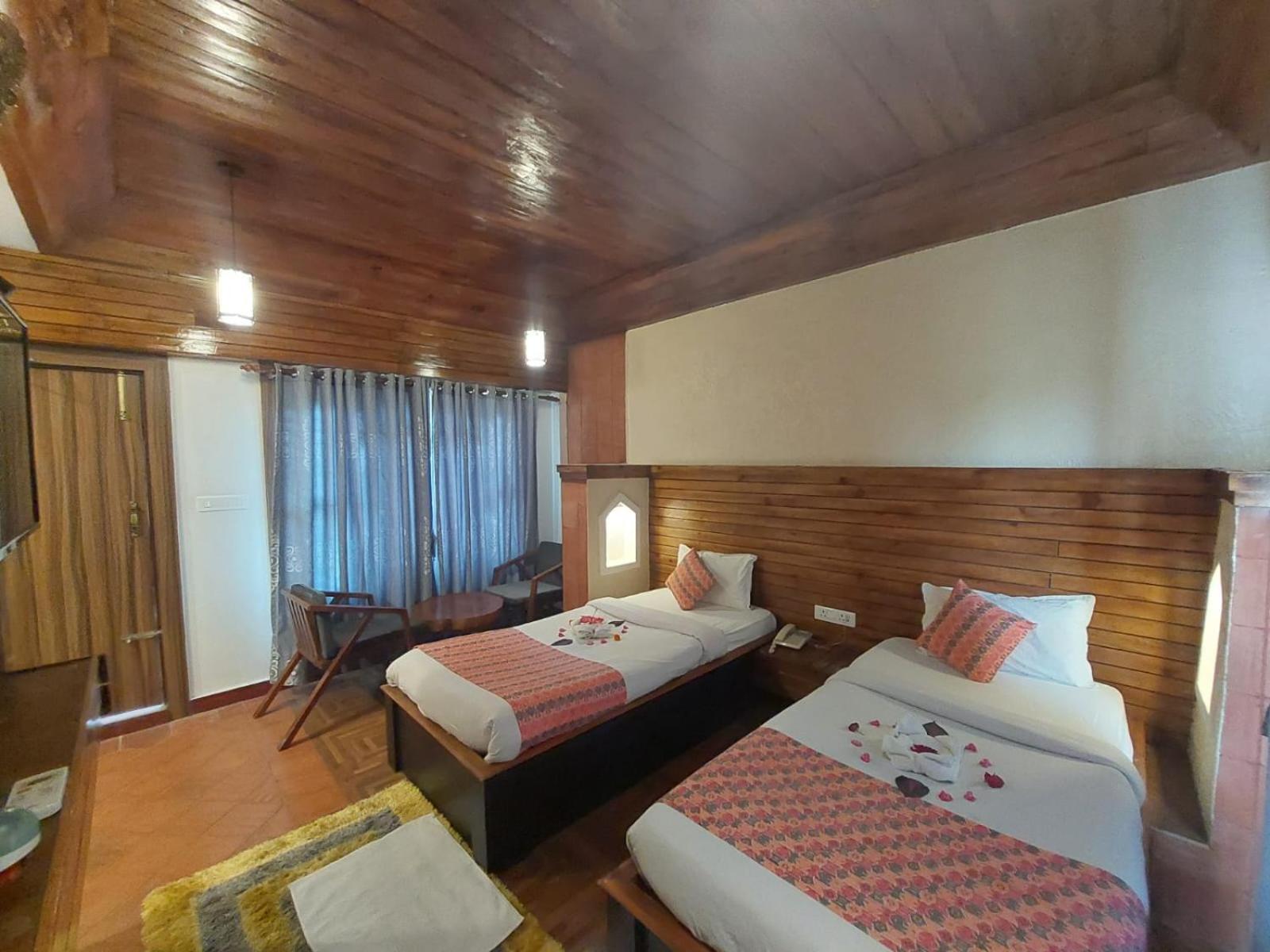 Royal Tiger Luxury Resort 4 Star Sauraha Zewnętrze zdjęcie